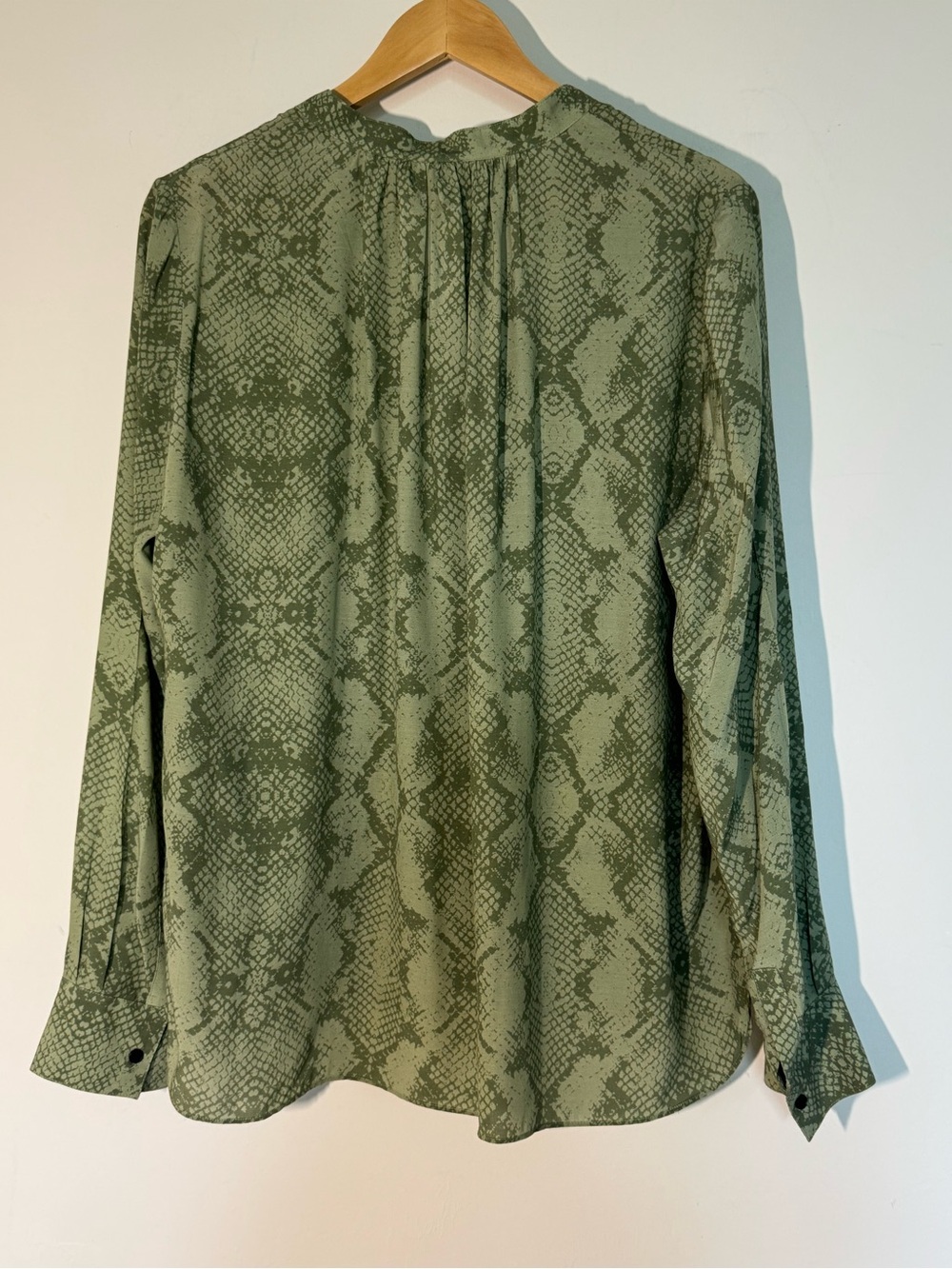 Zadig & Voltaire Tink Python Print Popover Blouse Green Size M π - Picture 9 of 11
